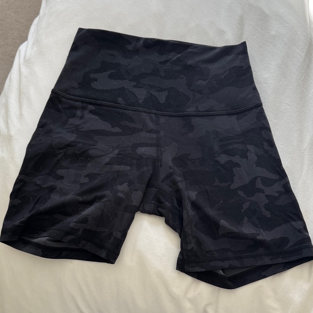 Lulu lemon align 6in short